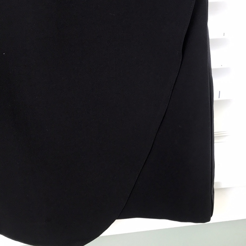 White and Black Dress - Picture 5 of 5